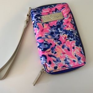 Lilly Pulitzer wristlet / wallet